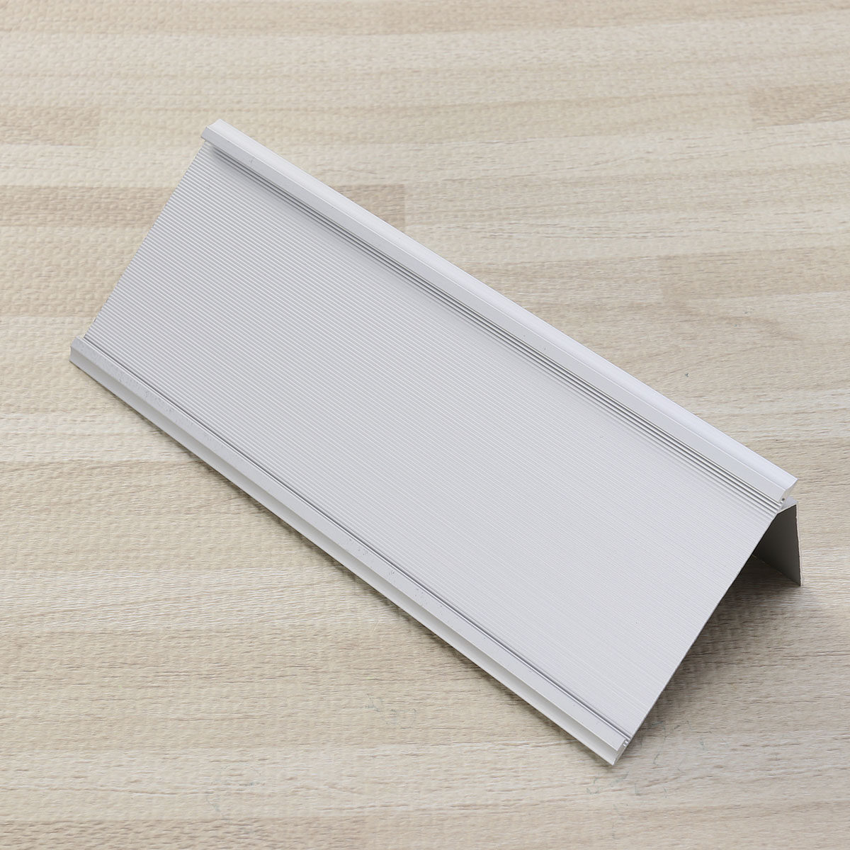 Kotak Kartu Nama Aluminium Ben - Desk Name Plate ulasan dan harga