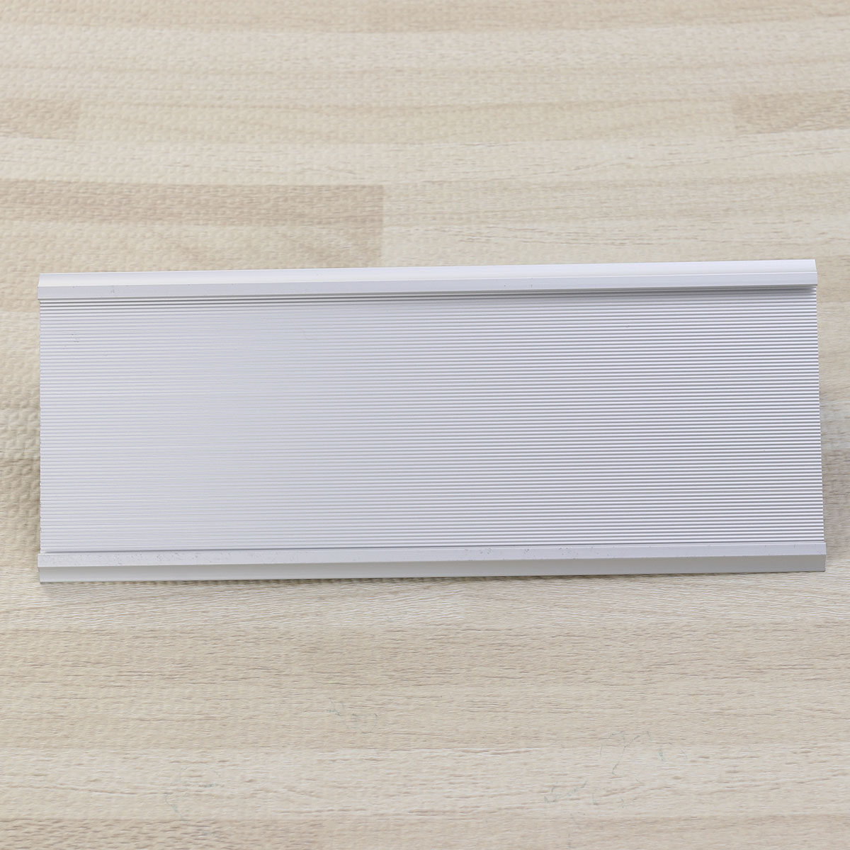 Kotak Kartu Nama Aluminium Ben - Desk Name Plate ulasan dan harga